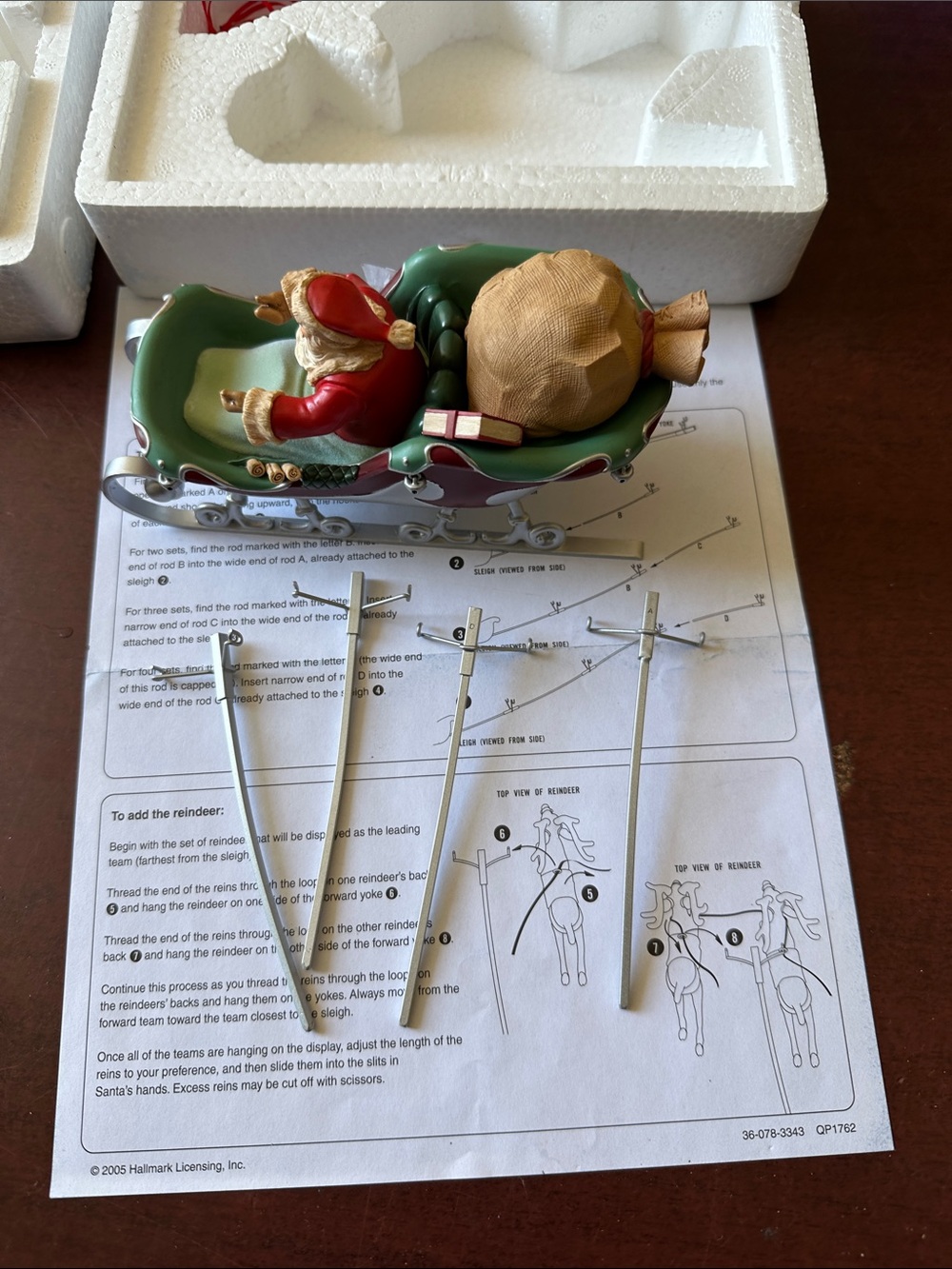 ##650, Hallmark Red and Gold Santa Sleigh Ornament - Picture 3 of 4